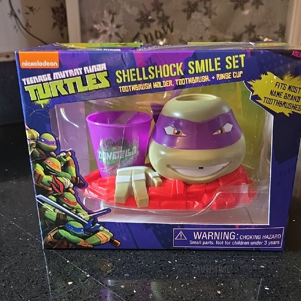 NIB Teenage Mutant Ninja Turtles Toothbrush Holder, Toothbrush & Cup